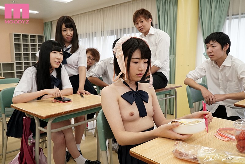 昼食中に悪戯