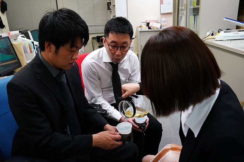 サラリーマンに飲ませます